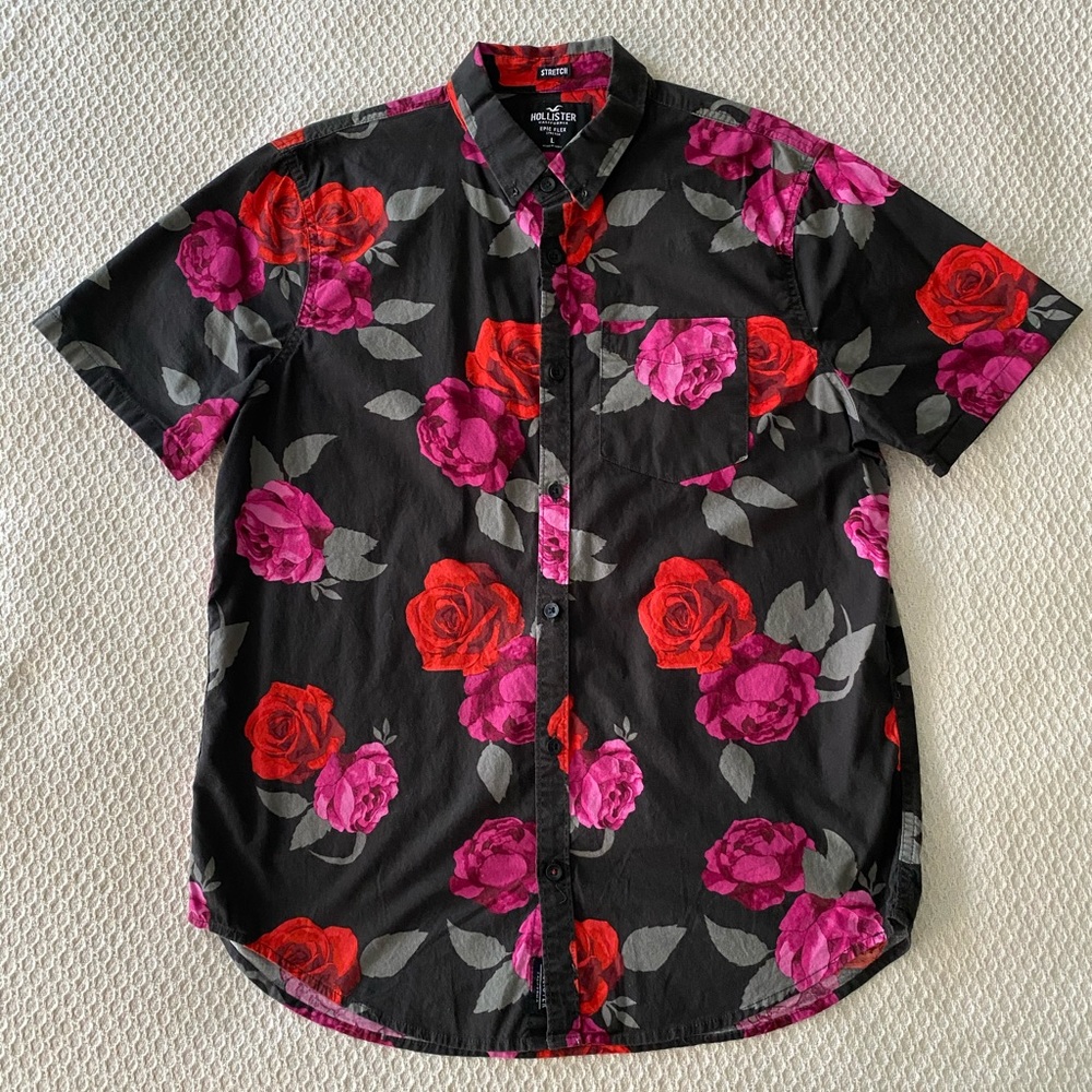 Hollister Men’s Black Floral Button Up Shirt